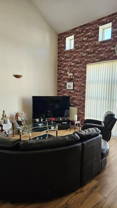 Open Planned Apartment Μπίρκενχεντ Εξωτερικό φωτογραφία